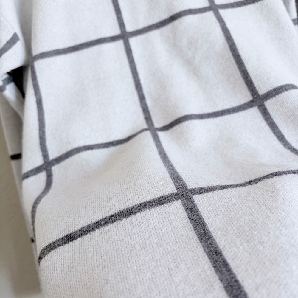 By Design Women's White and Gray Grid Sweater high neck relaxed fit size M long - Picture 5 of 7